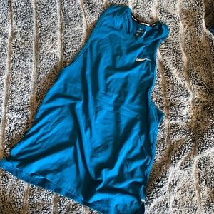 Nike top